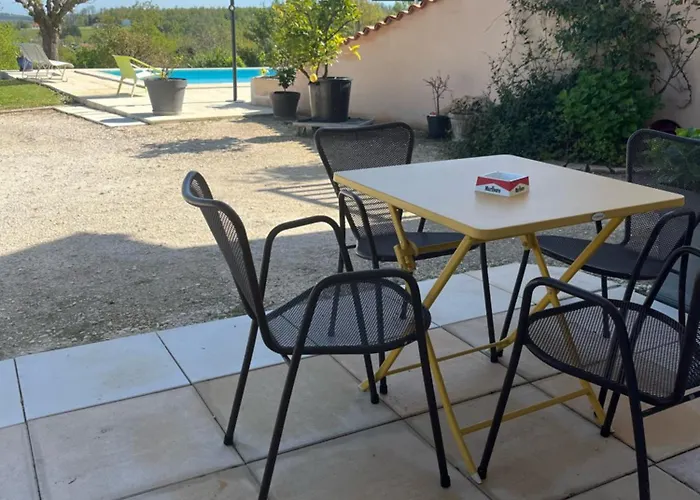 게스트하우스 A Tous Vents La Roche-Chalais